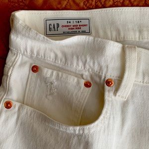 GAP white denim shorts